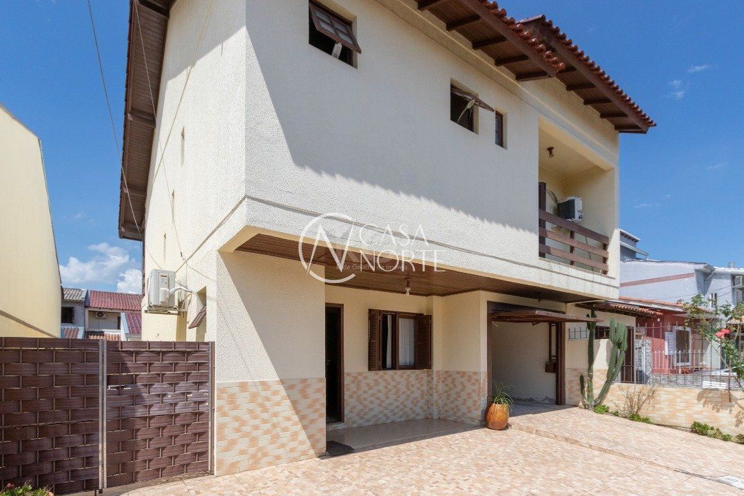 Casa à venda com 3 quartos, 175m², 1 suíte, 3 vagas, Rua Antônio Ribeiro Messias no bairro Aberta dos Morros em Porto Alegre