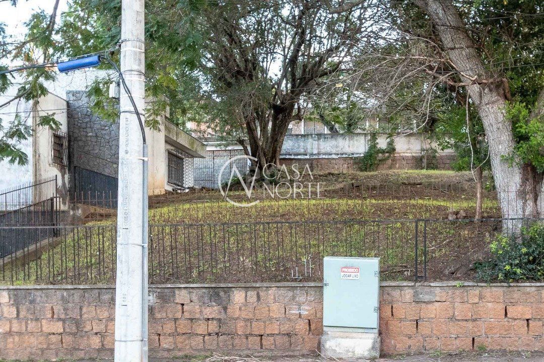 Terreno à venda  com 744m², Rua Eurico Lara no bairro Medianeira em Porto Alegre