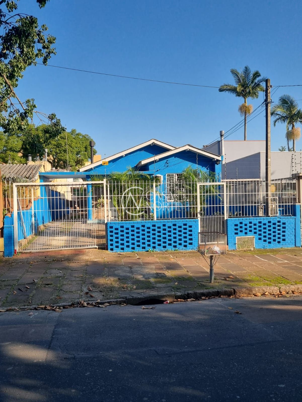 Casa à venda com 3 quartos, 100m², 3 vagas, Rua Tamandaré no bairro Camaquã em Porto Alegre