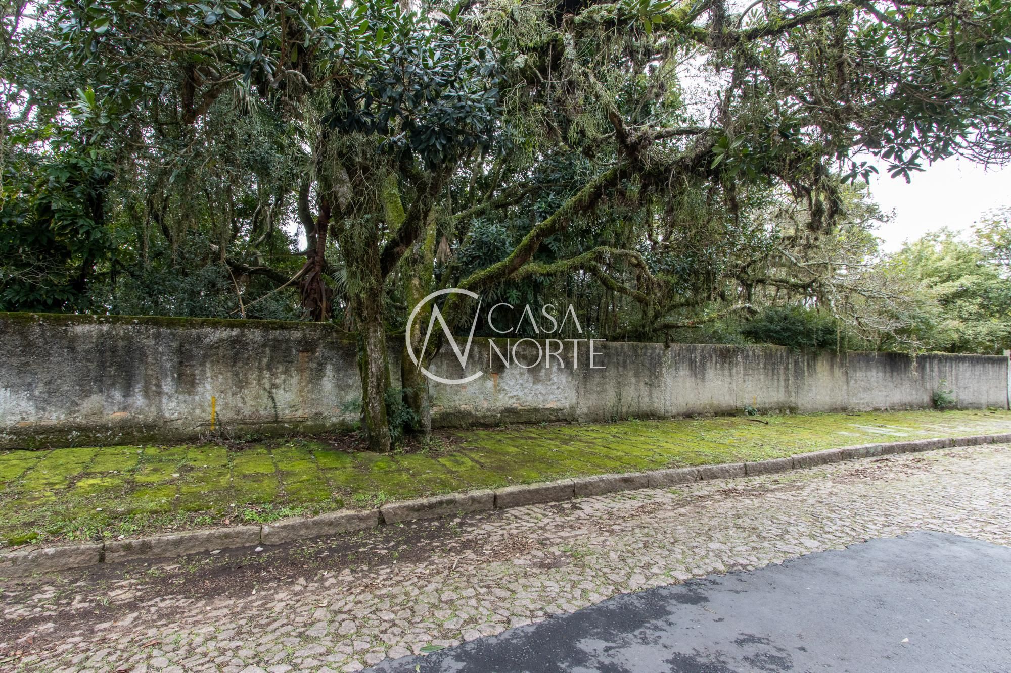 Terreno à venda  com 322m², Rua Charruas no bairro Espírito Santo em Porto Alegre