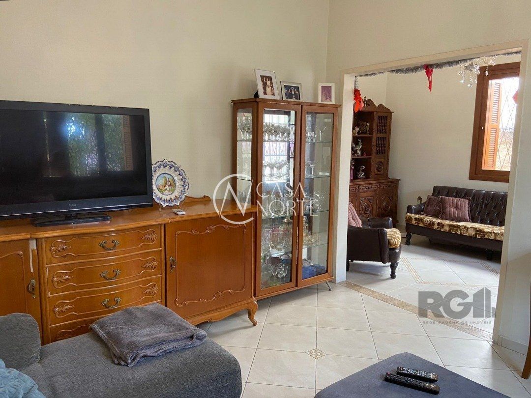 Casa à venda com 3 quartos, 115m², 5 vagas, Rua Dona Firmina no bairro Vila São José em Porto Alegre