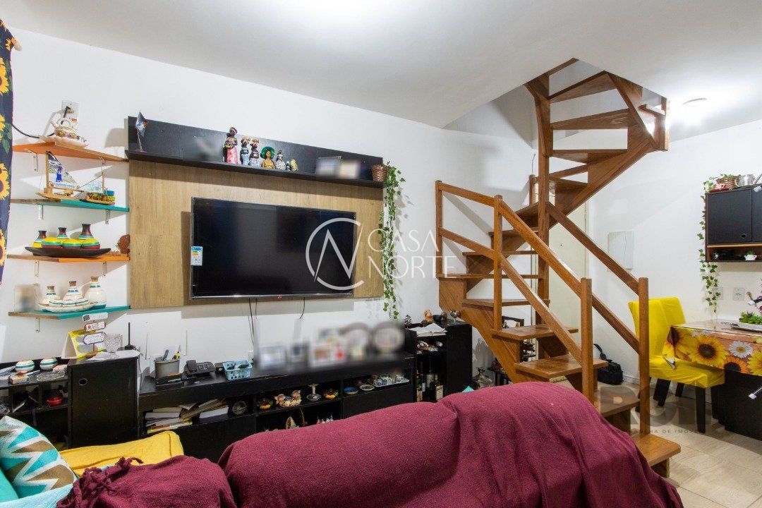 Cobertura à venda com 2 quartos, 69m², 1 suíte, 1 vaga, Rua Duque de Caxias no bairro Centro Histórico em Porto Alegre