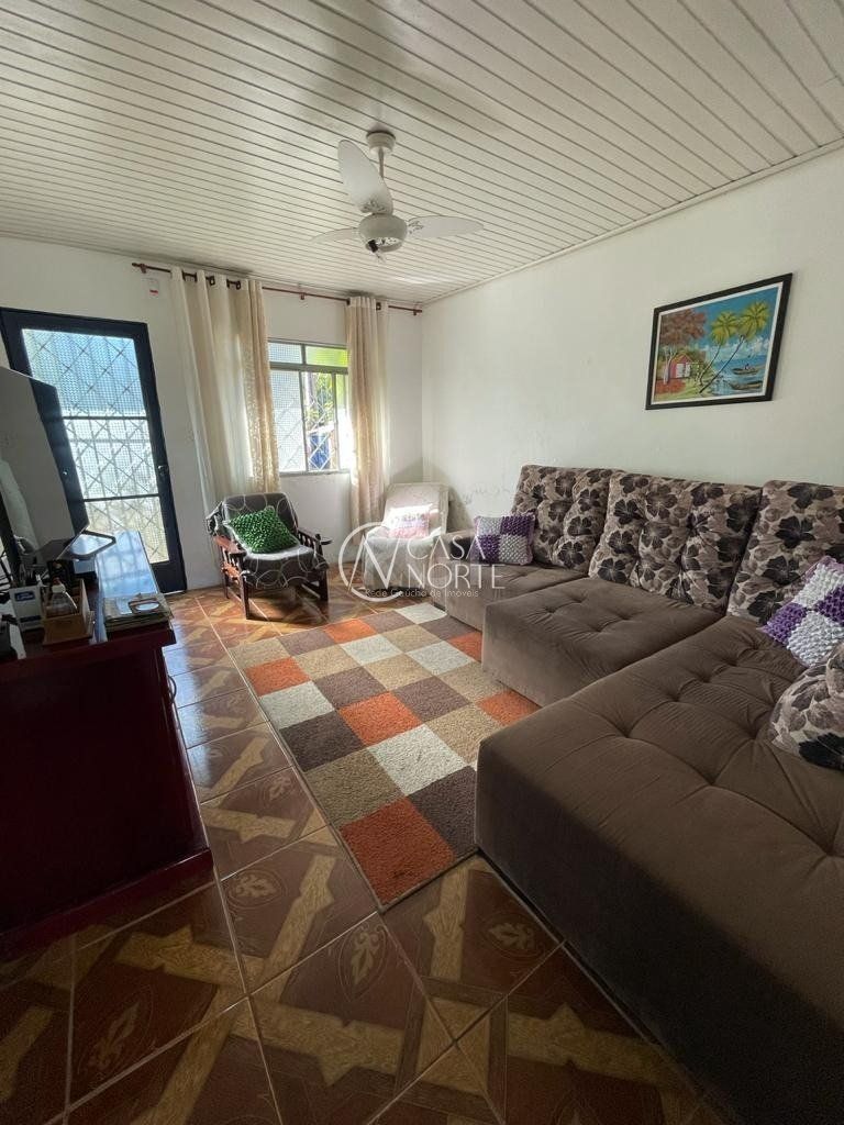 Casa à venda com 2 quartos, 270m², 2 vagas, Avenida Deputado Adao Pretto no bairro Lomba do Pinheiro em Porto Alegre