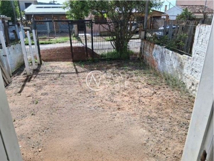 Casa à venda com 3 quartos, 63m², 2 vagas, Rua Brigadeiro Leonardo Teixeira Collares no bairro Vila Nova em Porto Alegre