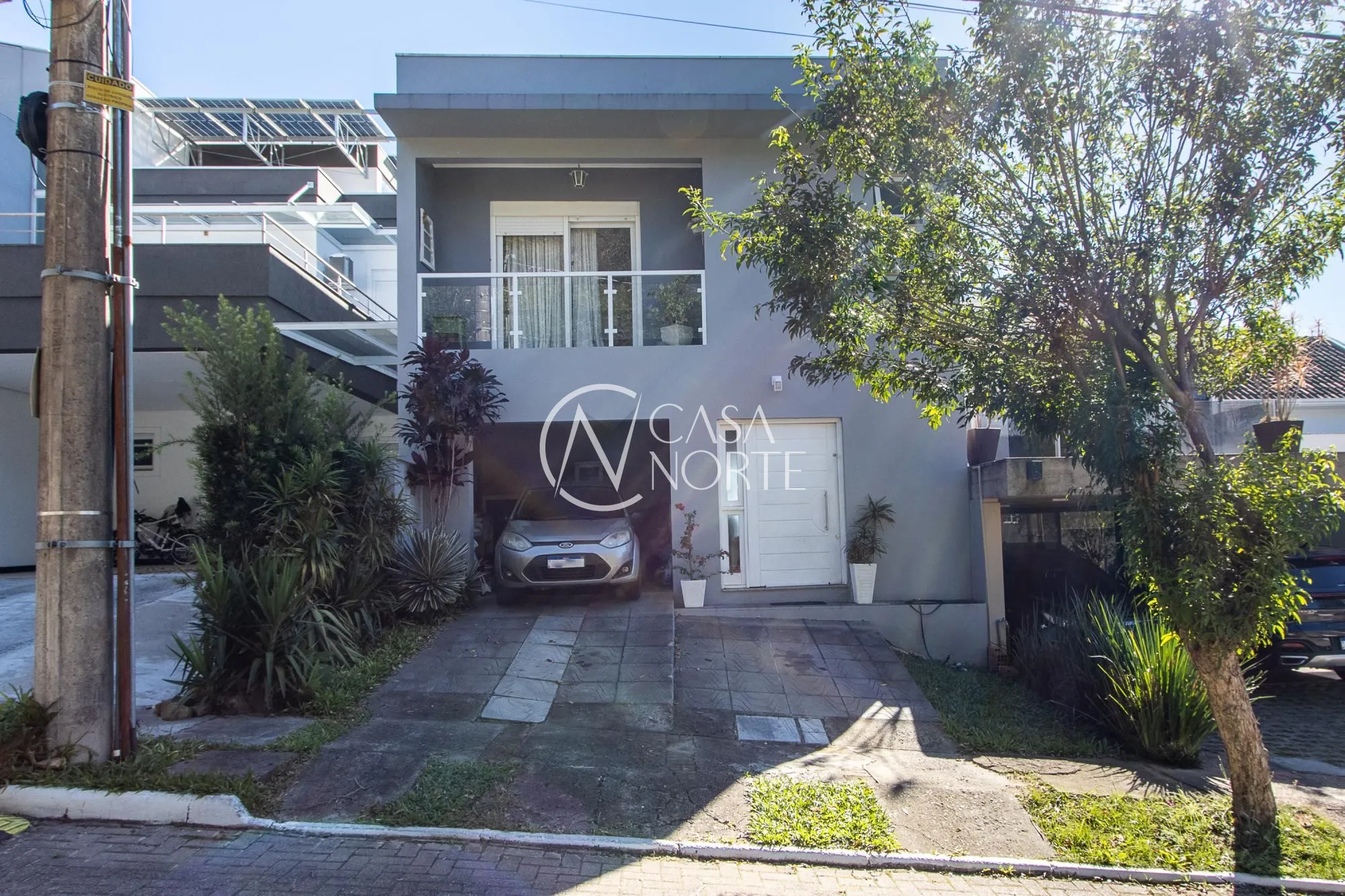Casa de Condomínio à venda com 3 quartos, 194m², 1 suíte, 2 vagas, Rua Adriano Pereira da Silva no bairro Vila Nova em Porto Alegre