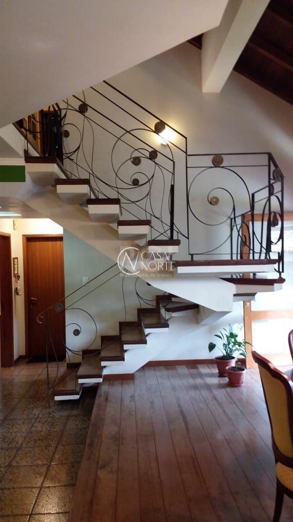 Casa à venda com 3 quartos, 432m², 1 vaga, Travessa Nova Trento no bairro Tristeza em Porto Alegre