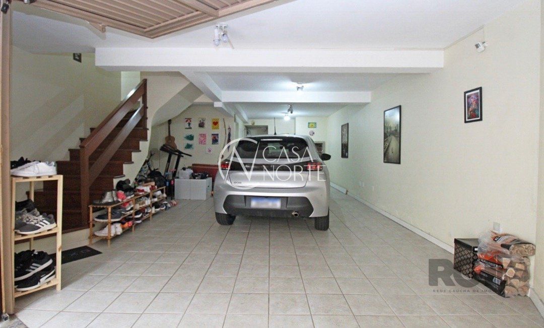 Casa de Condomínio à venda com 3 quartos, 275m², 1 suíte, 3 vagas, Alameda Afonso Celso no bairro Boa Vista em Porto Alegre