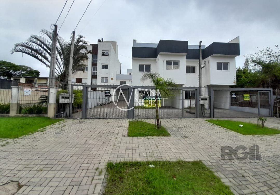 Casa à venda com 3 quartos, 229m², 1 suíte, 1 vaga, Rua Coronel Timóteo no bairro Camaquã em Porto Alegre
