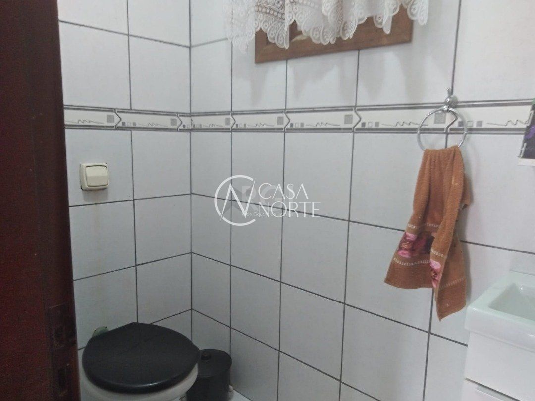 Casa à venda com 2 quartos, 72m², 1 vaga, Rua Romano Rolando Botin no bairro Hípica em Porto Alegre