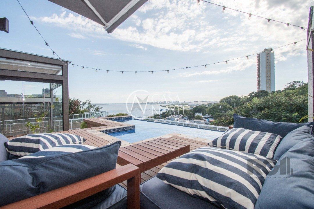 Cobertura à venda com 3 quartos, 357m², 3 suítes, 3 vagas, Avenida Jacui no bairro Cristal em Porto Alegre