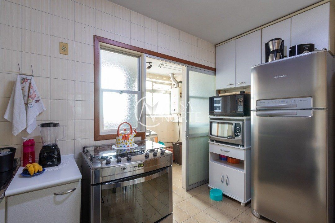 Apartamento à venda com 3 quartos, 104m², 1 suíte, 1 vaga, Rua Sete de Abril no bairro Floresta em Porto Alegre