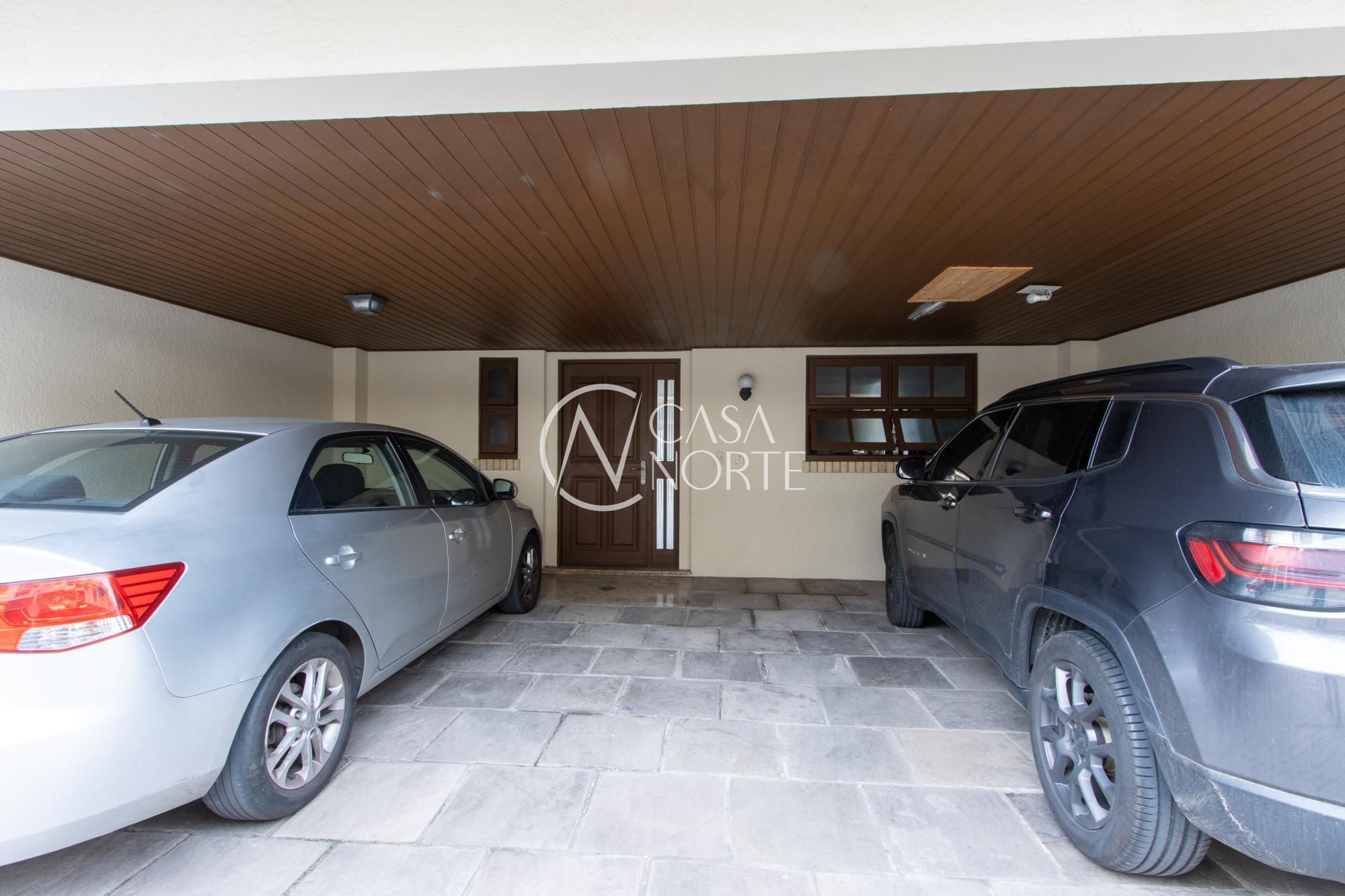 Casa de Condomínio à venda com 3 quartos, 246m², 1 suíte, 2 vagas, Rua Manajó no bairro Vila Assunção em Porto Alegre