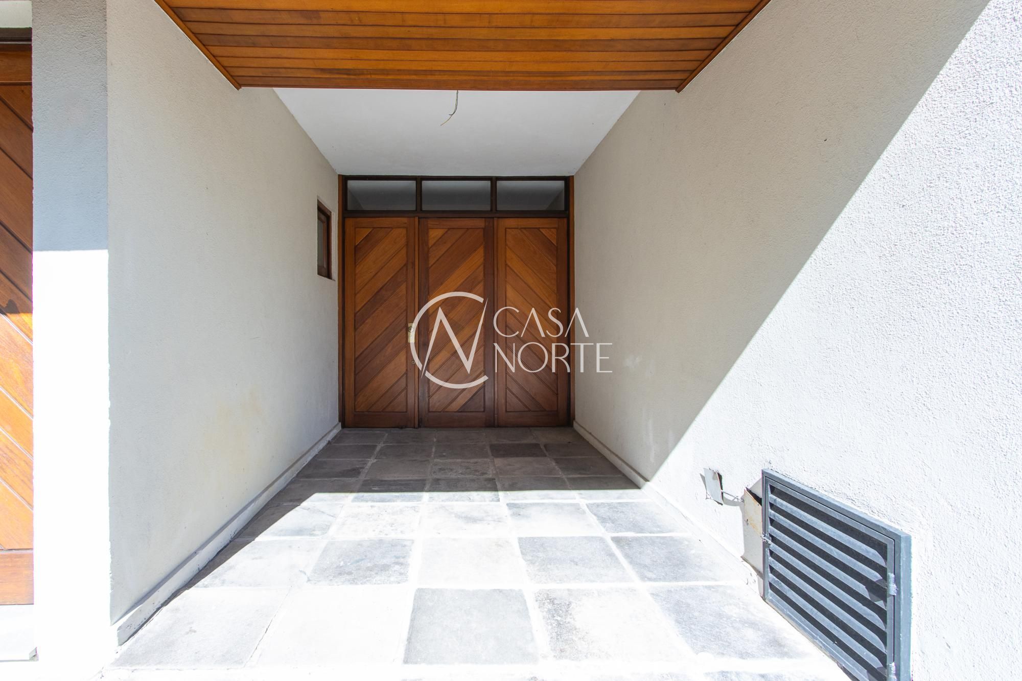 Casa de Condomínio à venda com 3 quartos, 296m², 1 suíte, 2 vagas, Rua Santa Vitória no bairro Tristeza em Porto Alegre