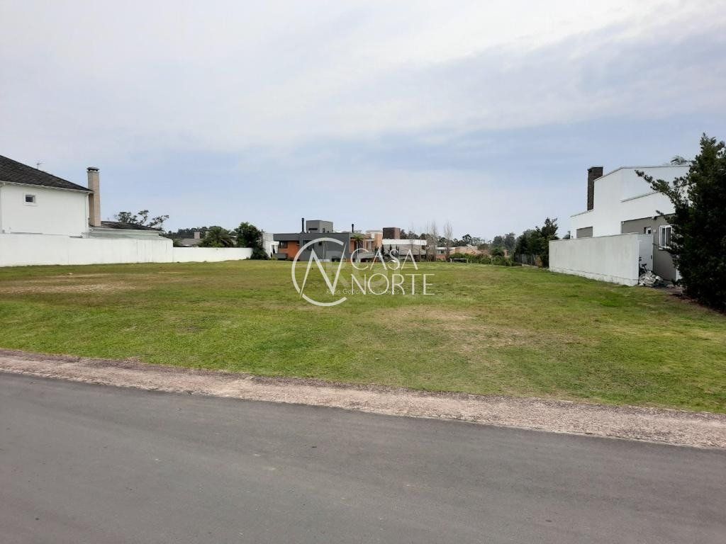 Terreno à venda  com 1050m², Avenida Juca Batista no bairro Terraville em Porto Alegre