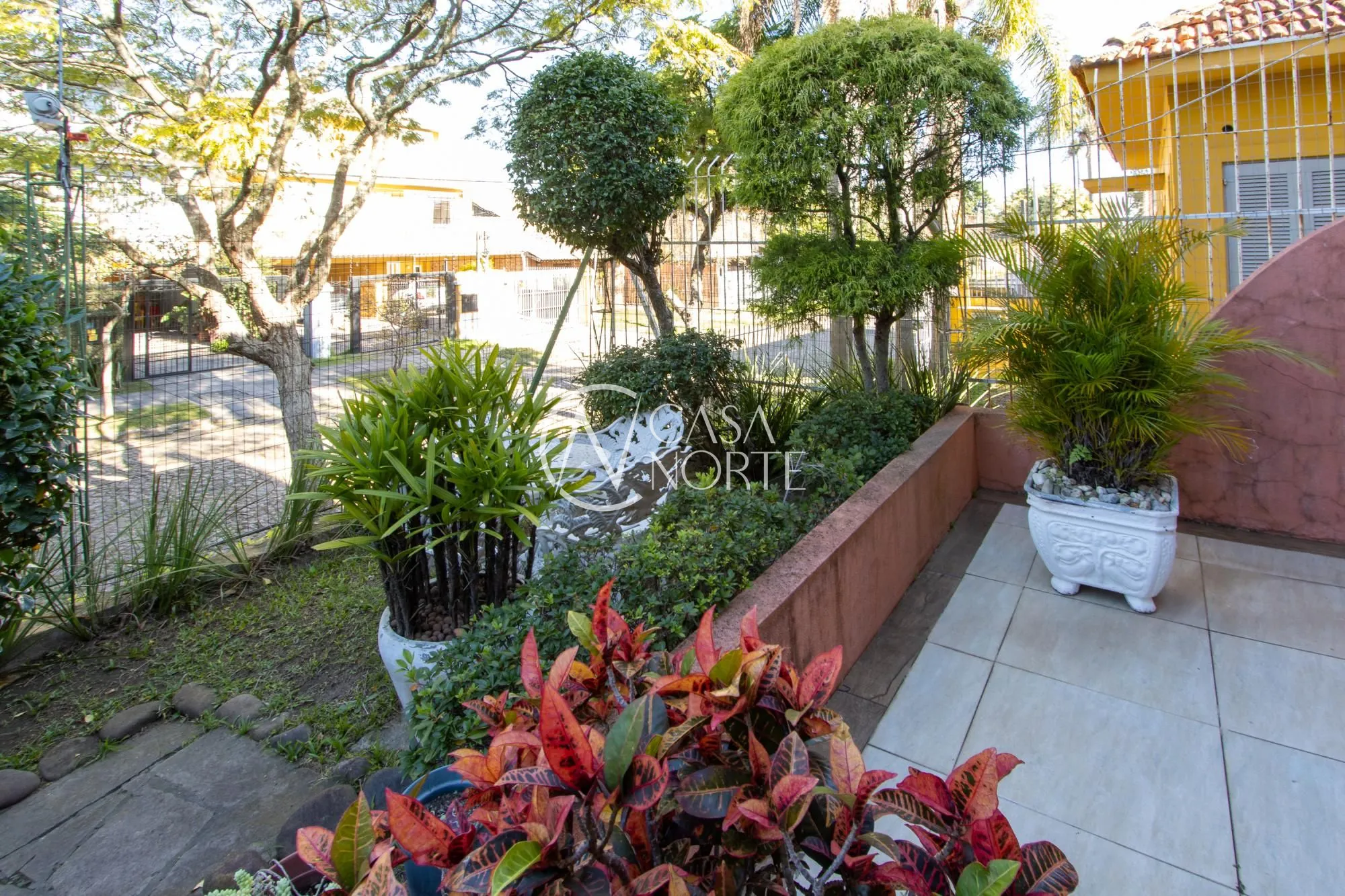Casa de Condomínio à venda com 4 quartos, 180m², 2 suítes, 2 vagas, Rua Pasteur no bairro Ipanema em Porto Alegre