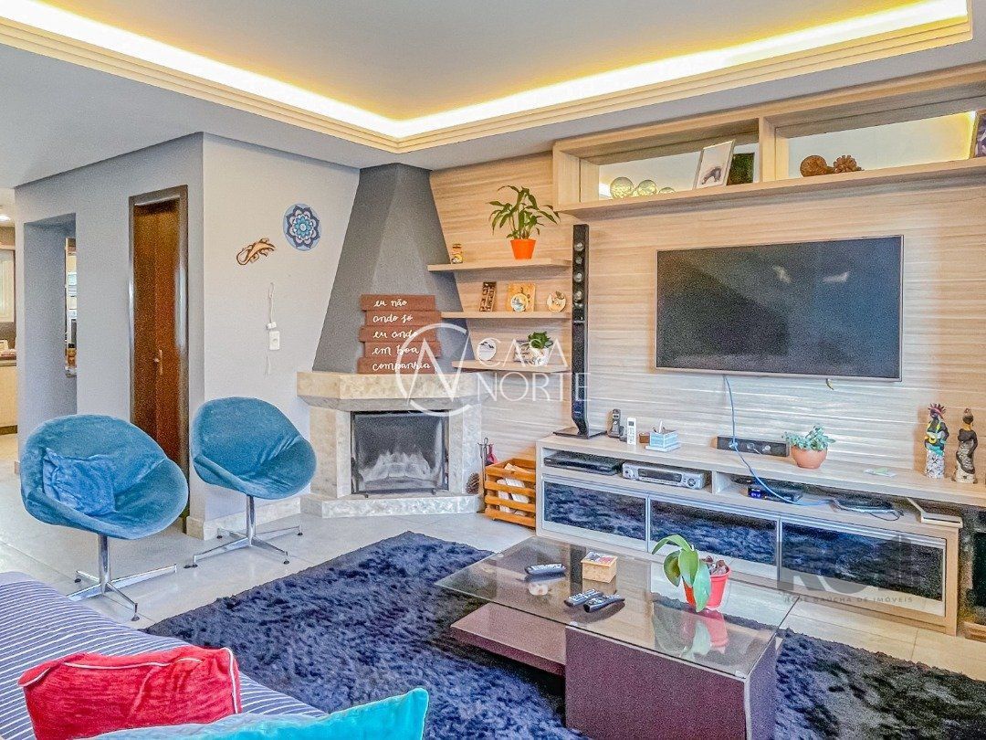 Casa de Condomínio à venda com 4 quartos, 247m², 4 suítes, 2 vagas, Rua Carlos Maximiliano Fayet no bairro Hípica em Porto Alegre