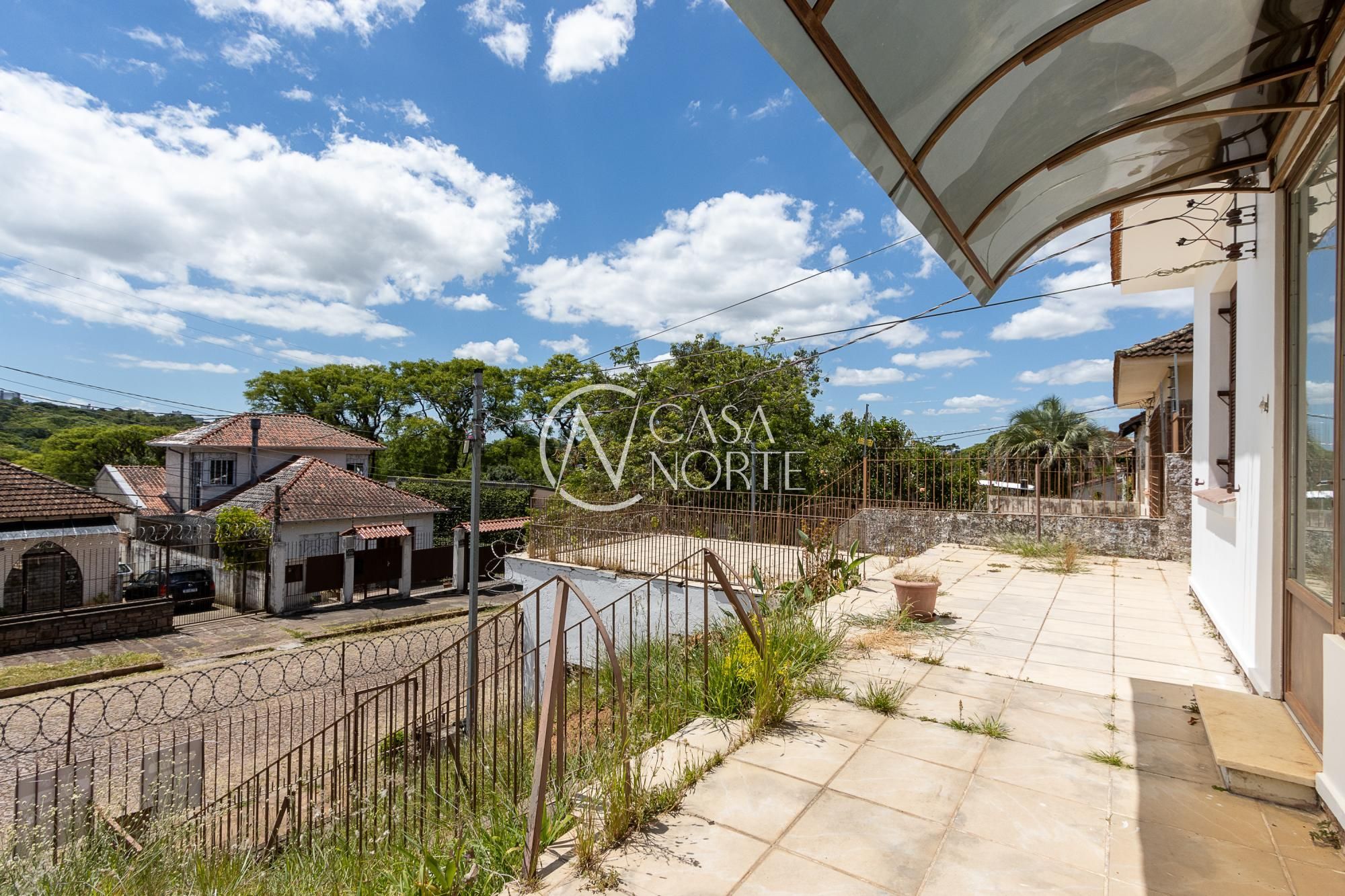 Casa à venda com 2 quartos, 360m², 1 vaga, Rua Oscar Tollens no bairro Santa Tereza em Porto Alegre