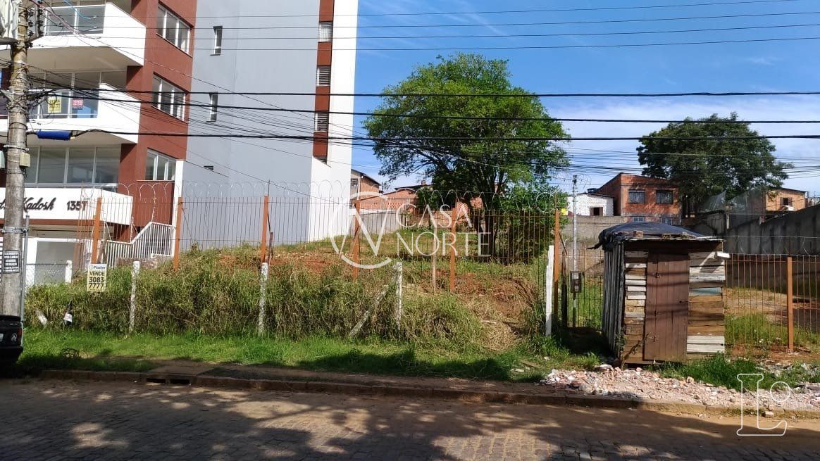 Terreno à venda  com 572m², Rua Doutor Barcelos no bairro Tristeza em Porto Alegre