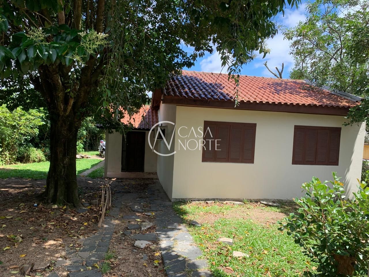 Casa à venda com 3 quartos, 265m², 1 vaga, Avenida Belem Velho no bairro Vila Nova em Porto Alegre