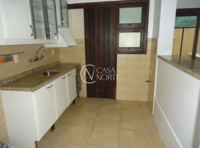 Casa de Condomínio à venda com 3 quartos, 121m², 1 suíte, 2 vagas, Rua Hubert Otto Krause no bairro Aberta dos Morros em Porto Alegre