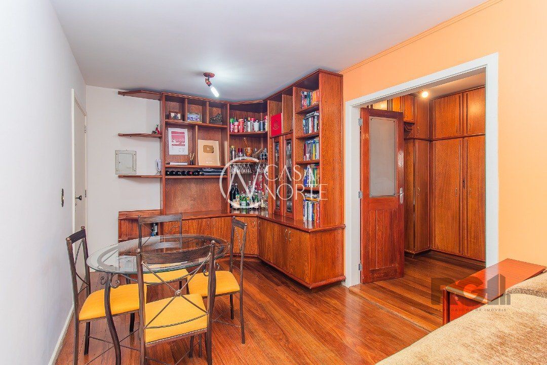 Apartamento à venda com 1 quarto, 71m², 1 suíte, 1 vaga, Rua Mucio Teixeira no bairro Menino Deus em Porto Alegre