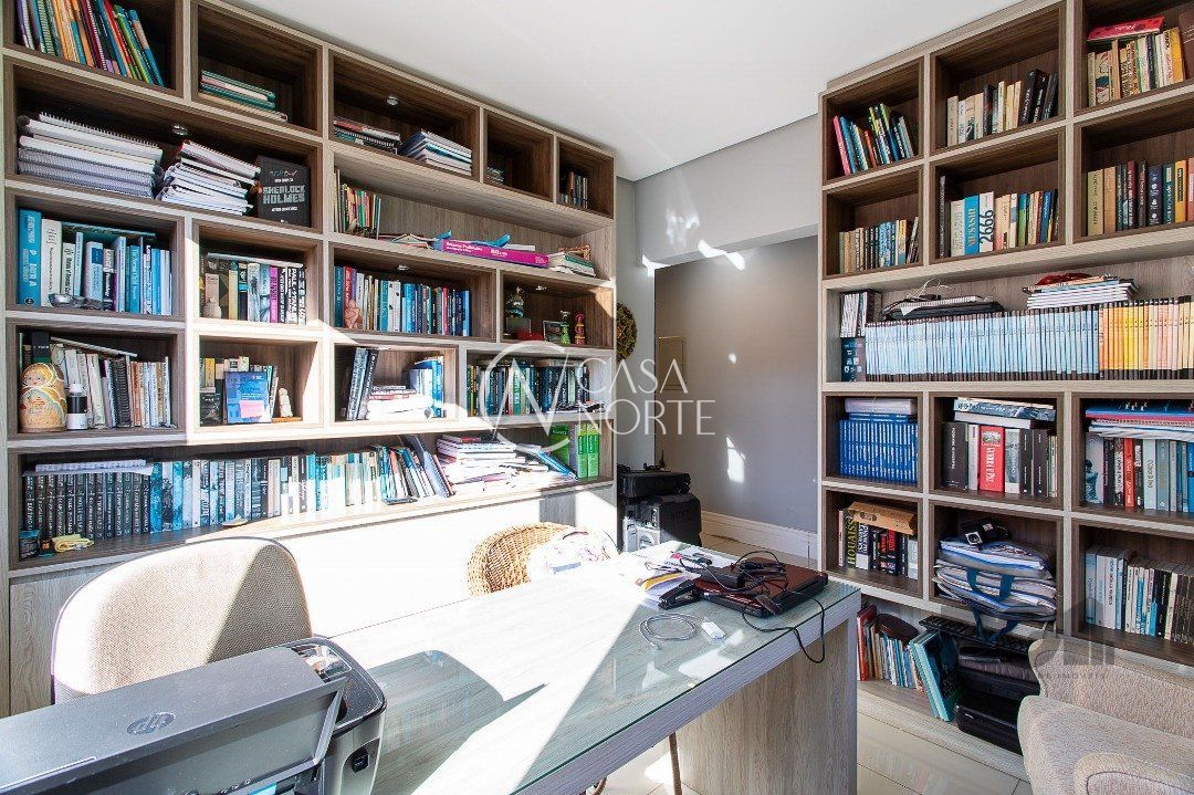 Casa de Condomínio à venda com 4 quartos, 219m², 4 suítes, 2 vagas, Avenida Juca Batista no bairro Terraville em Porto Alegre