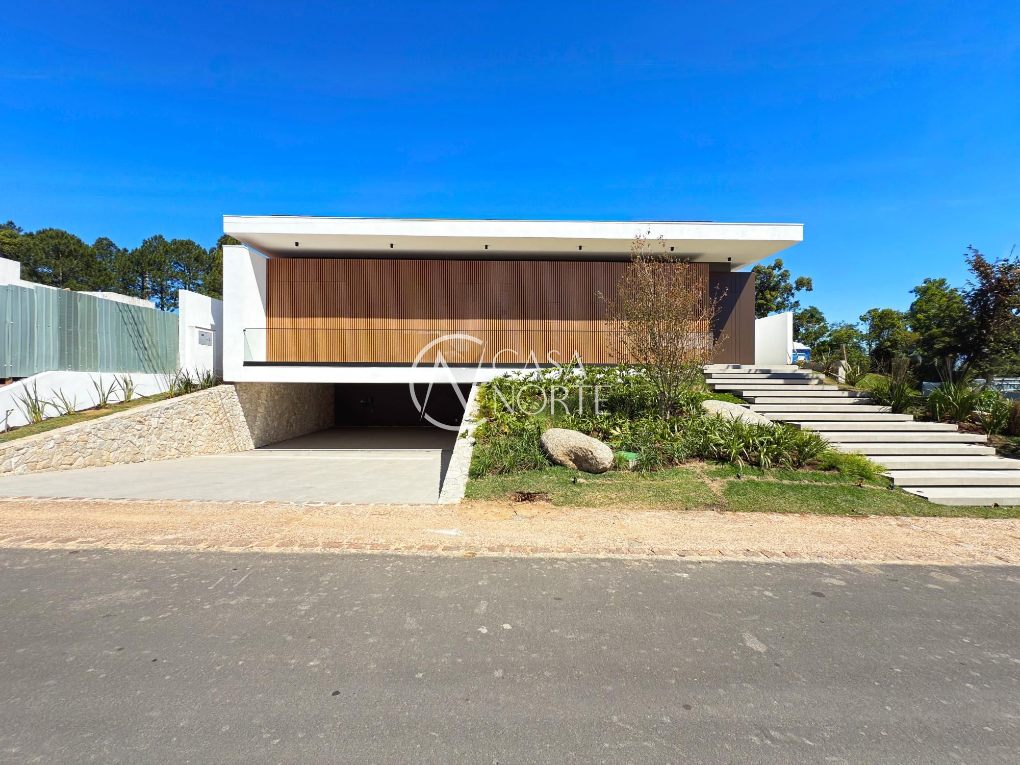 Casa de Condomínio à venda com 4 quartos, 434m², 4 suítes, 6 vagas, Avenida Juca Batista no bairro Terraville em Porto Alegre