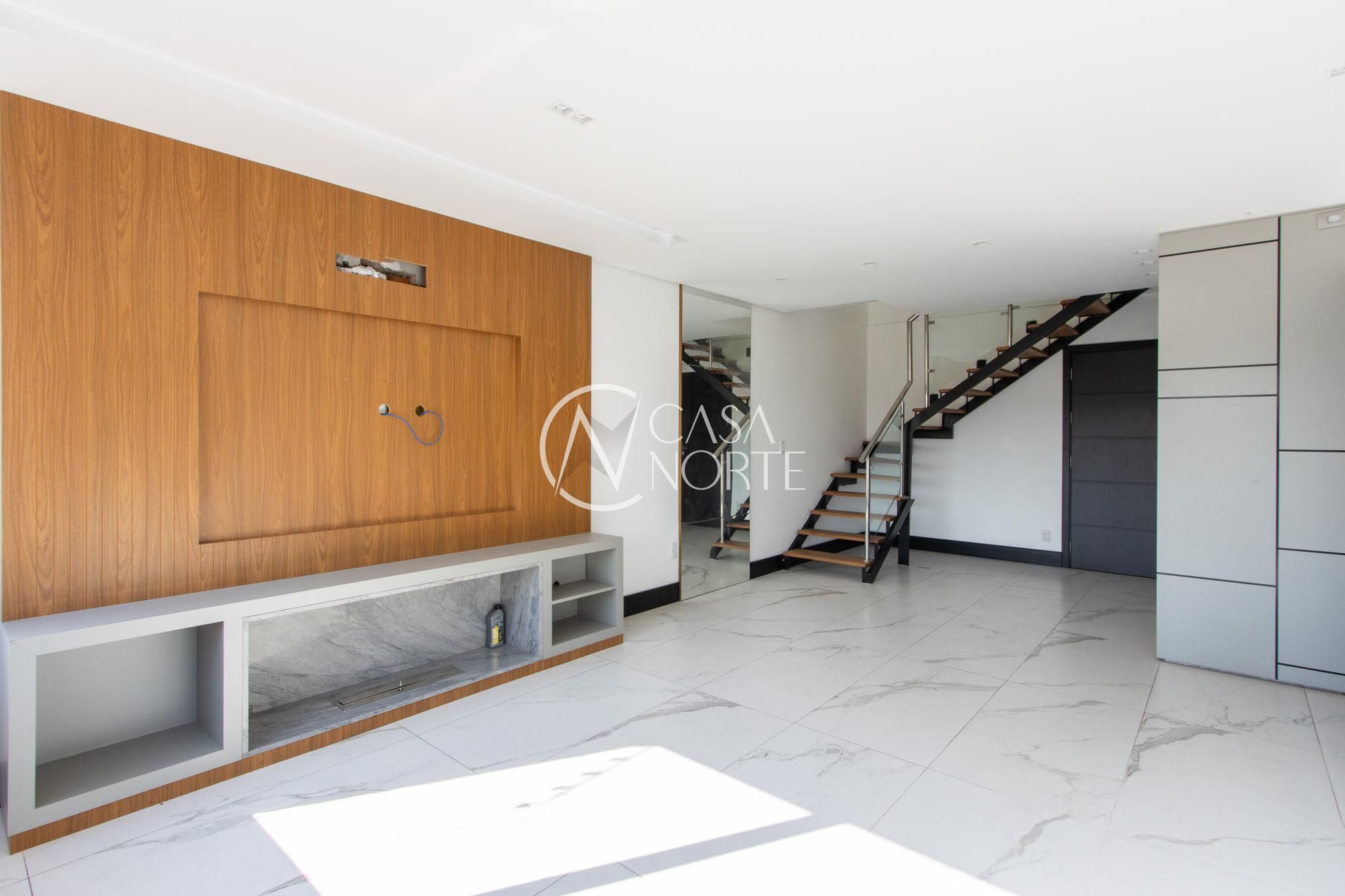 Cobertura à venda com 4 quartos, 129m², 1 suíte, 1 vaga, Rua General Pedro Bittencourt no bairro Passo da Areia em Porto Alegre