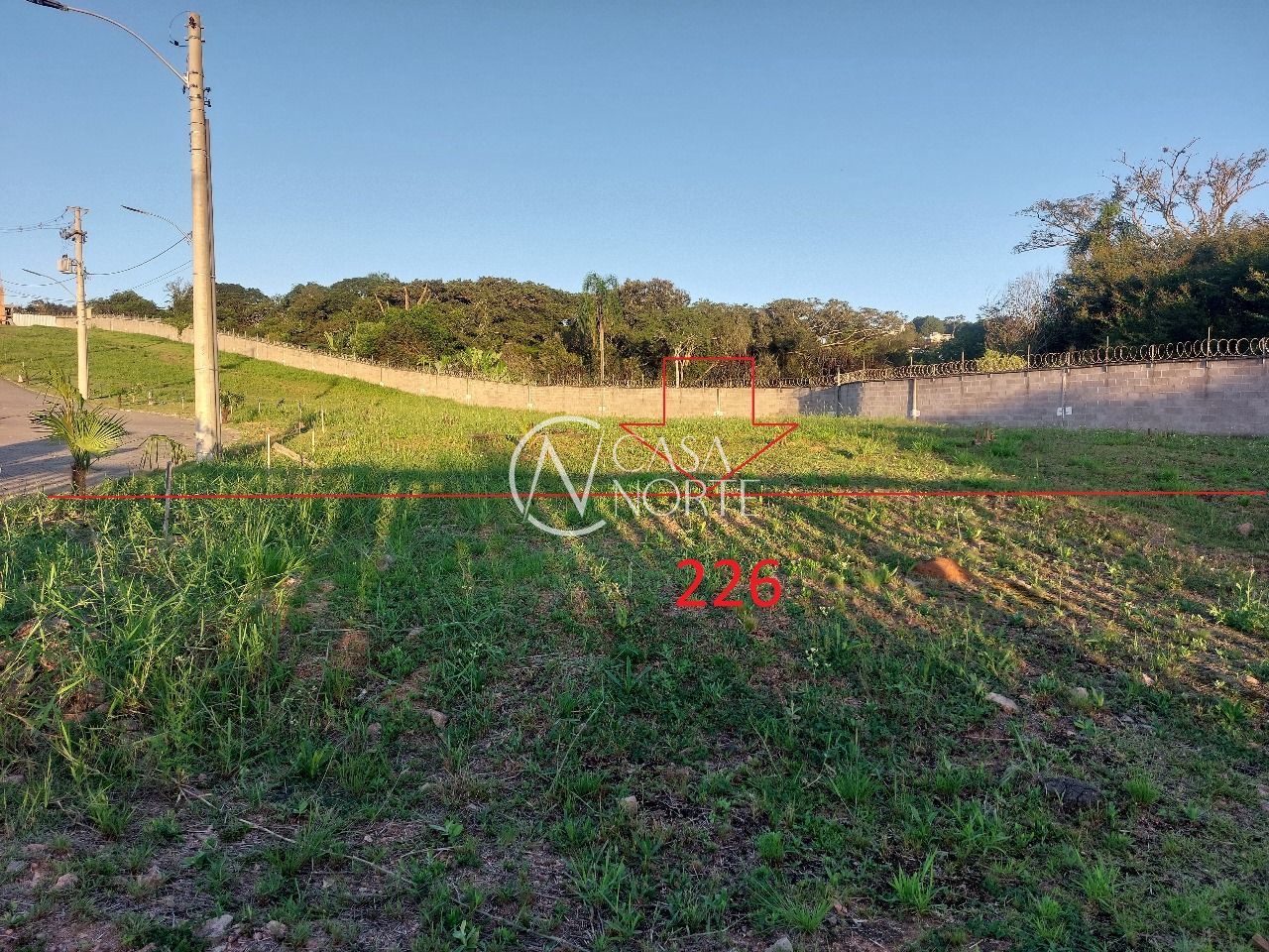 Terreno à venda  com 328m², Talita da Cunha Chaves no bairro Lomba do Pinheiro em Porto Alegre