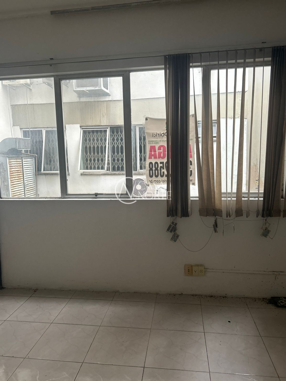 Sala Comercial à venda com 1 quarto, 28m², 1 vaga, Rua Sport Club São José no bairro Passo da Areia em Porto Alegre