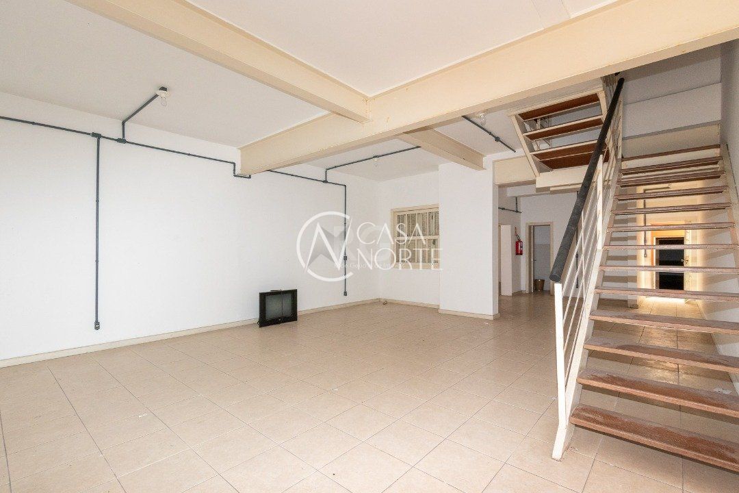 Casa à venda com 3 quartos, 232m², 2 vagas, Rua Doutor João Inácio no bairro Navegantes em Porto Alegre