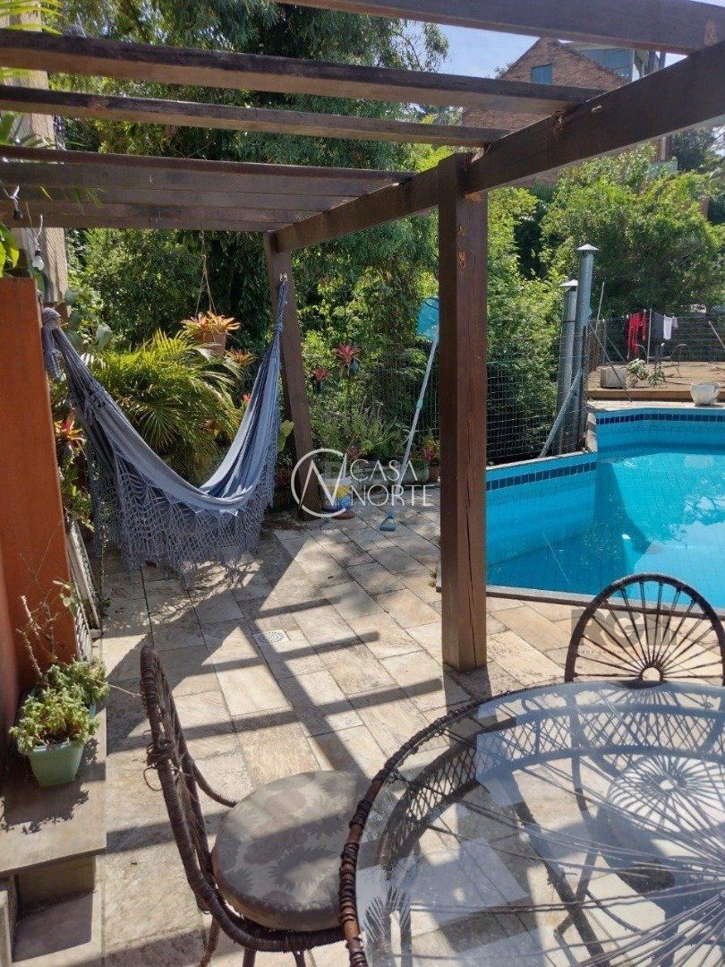 Casa à venda com 2 quartos, 200m², Rua Simão Bolívar no bairro Vila Conceição em Porto Alegre