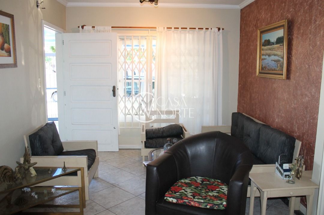 Casa à venda com 3 quartos, 120m², 1 suíte, 1 vaga, Rua Brigadeiro Leonardo Teixeira Collares no bairro Vila Nova em Porto Alegre