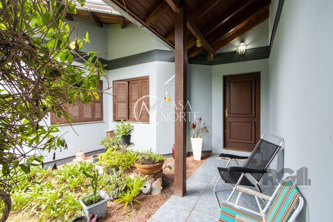 Casa à venda com 3 quartos, 250m², 1 suíte, 2 vagas, Rua Júlio Dias de Souza no bairro Aberta dos Morros em Porto Alegre