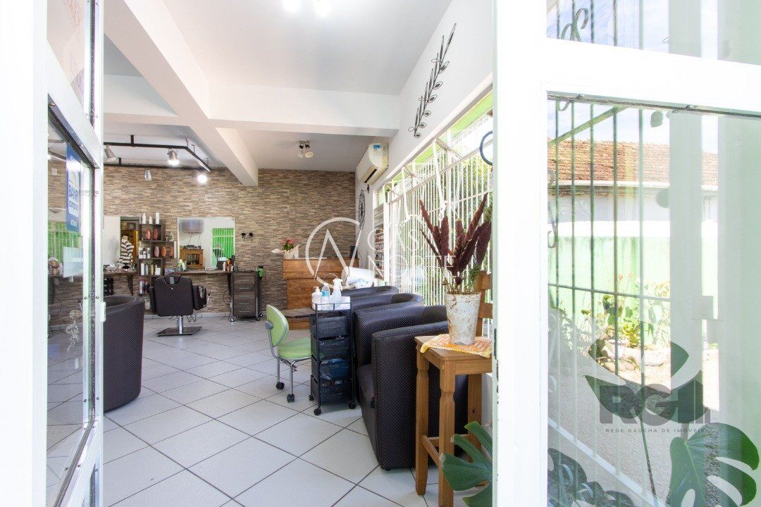 Casa à venda com 2 quartos, 80m², 8 vagas, Avenida da Serraria no bairro Espírito Santo em Porto Alegre