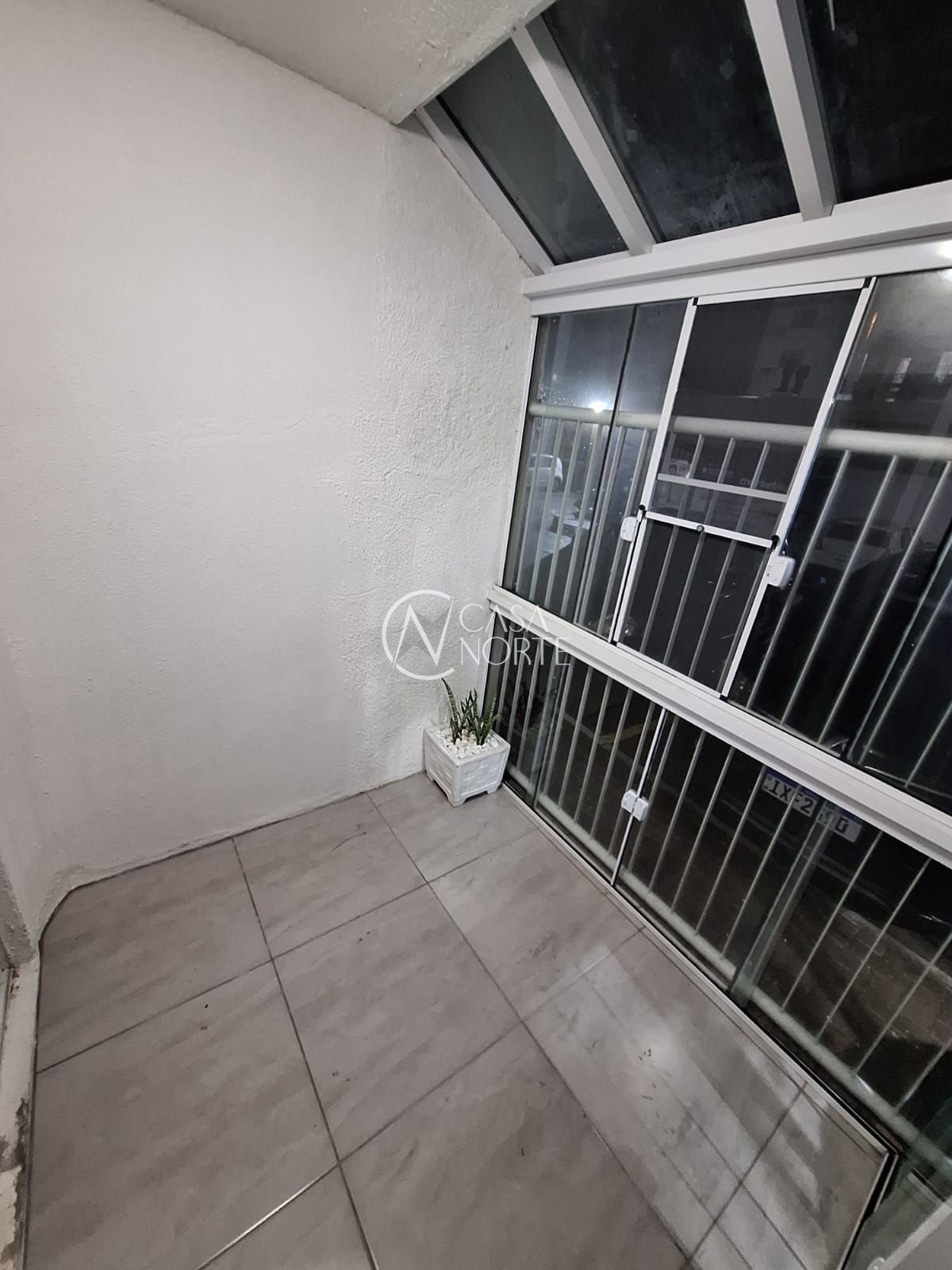 Apartamento à venda com 2 quartos, 54m², 1 vaga, Rua Joaquim de Carvalho no bairro Vila Nova em Porto Alegre