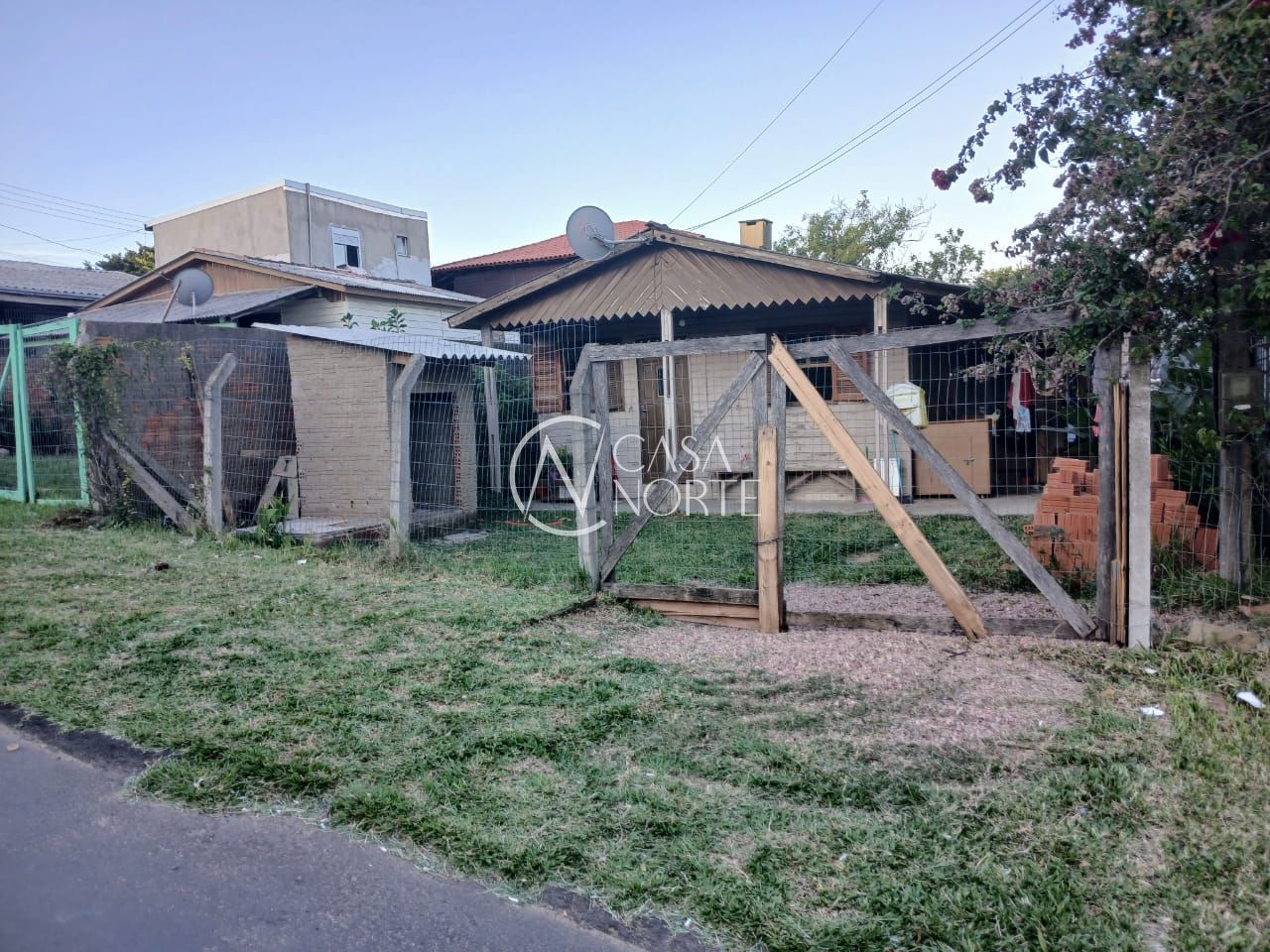 Casa à venda com 1 quarto, 120m², Rua Ênio de Souza no bairro Vila Nova em Porto Alegre