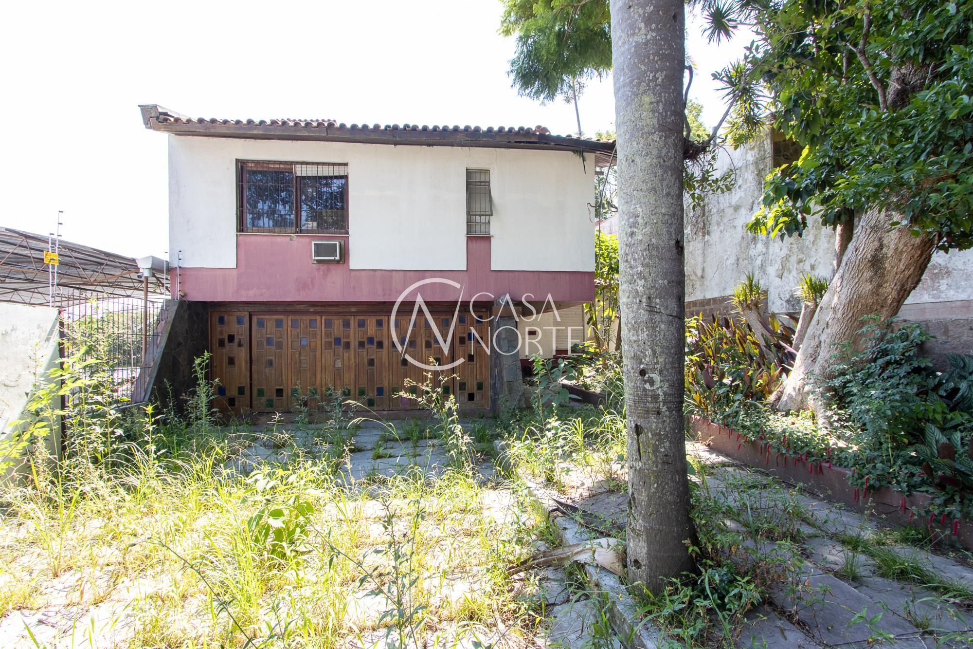 Casa à venda com 3 quartos, 320m², 1 suíte, 4 vagas, Rua Comandai no bairro Cristal em Porto Alegre