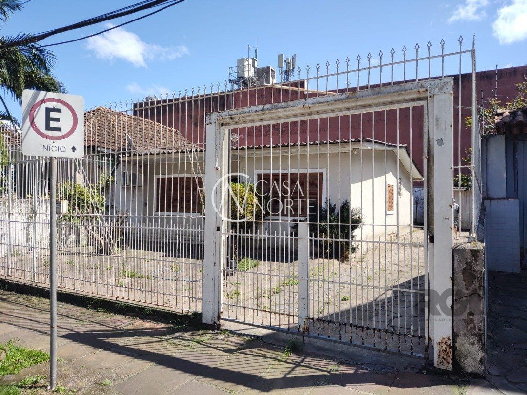 Casa à venda com 3 quartos, 280m², Rua Vicente Failace no bairro Tristeza em Porto Alegre