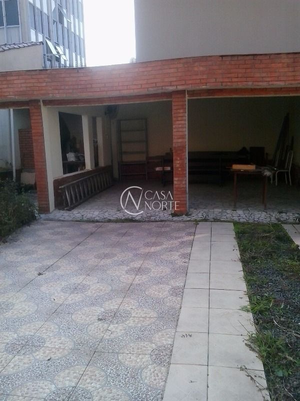 Casa à venda com 5 quartos, 250m², 6 vagas, Rua Comendador Rodolfo Gomes no bairro Menino Deus em Porto Alegre