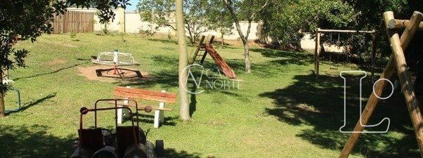 Terreno à venda  com 300m², Avenida Edgar Pires de Castro no bairro Hípica em Porto Alegre