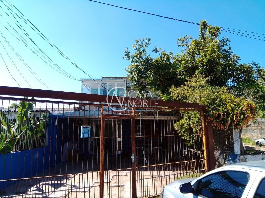 Casa à venda com 2 quartos, 300m², 2 vagas, Estrada Cristiano Kraemer no bairro Vila Nova em Porto Alegre