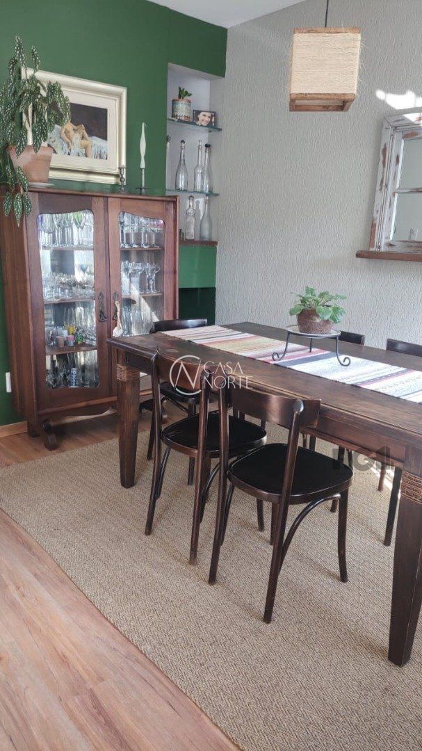 Casa de Condomínio à venda com 3 quartos, 118m², 1 suíte, 2 vagas, Avenida Cai no bairro Cristal em Porto Alegre