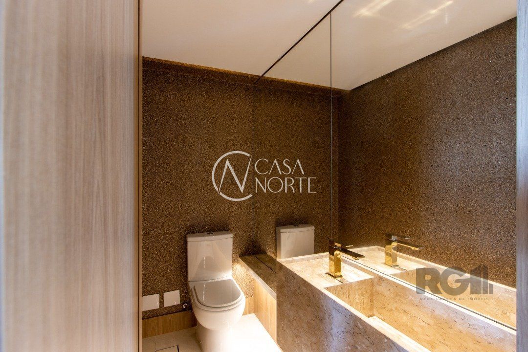 Duplex à venda com 3 quartos, 128m², 1 suíte, 3 vagas, Rua Coronel Claudino no bairro Cristal em Porto Alegre