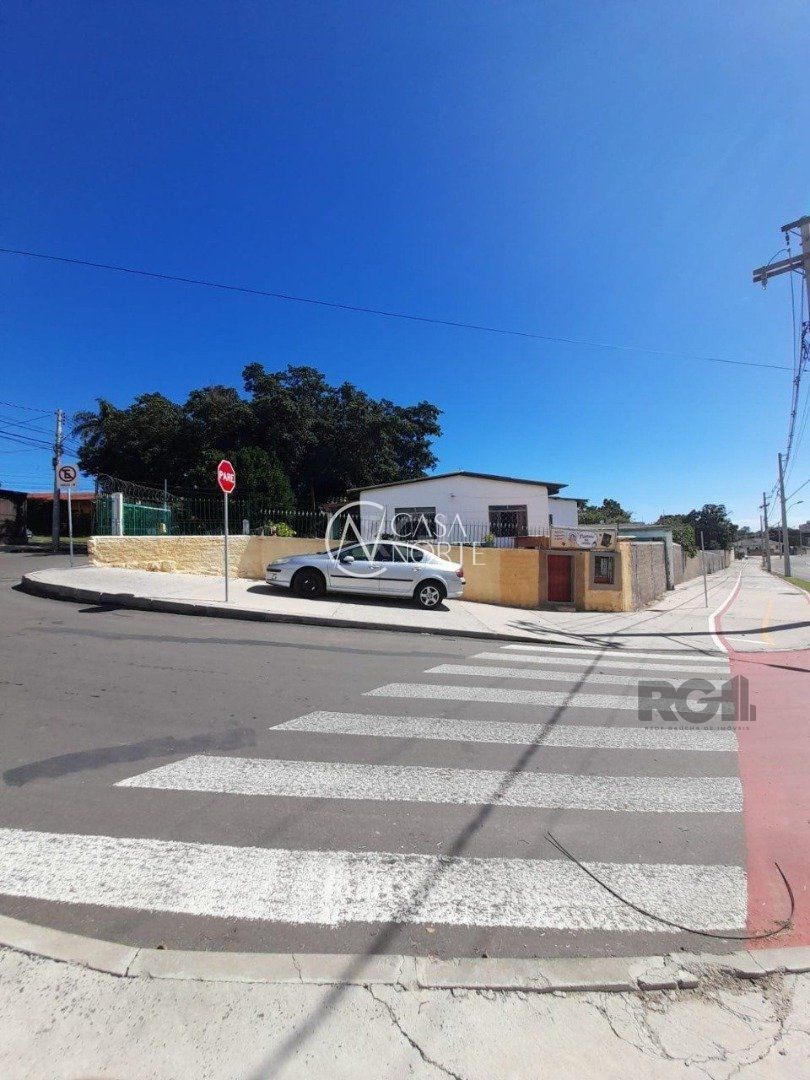 Casa à venda com 2 quartos, 60m², Rua Ursa Maior no bairro Cristal em Porto Alegre
