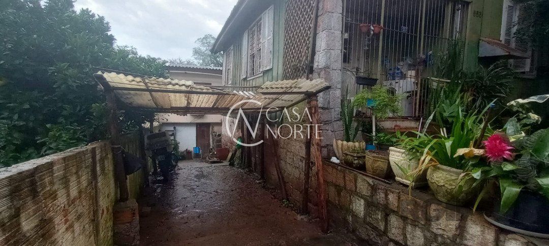 Casa à venda com 2 quartos, 180m², Rua Doutor Dias de Carvalho no bairro Tristeza em Porto Alegre