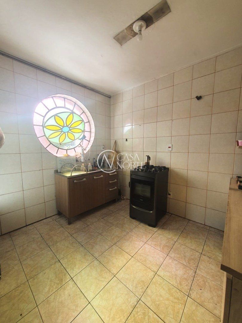 Casa à venda com 5 quartos, 226m², 2 suítes, 5 vagas, Avenida Teresópolis no bairro Teresópolis em Porto Alegre