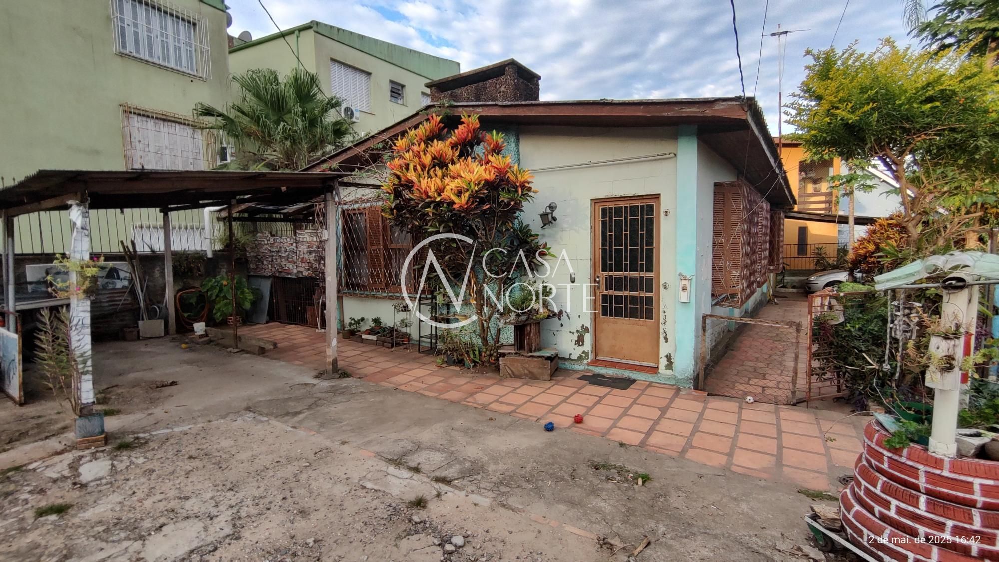 Casa à venda com 3 quartos, 107m², 1 suíte, 5 vagas, Avenida Pinheiro Borda no bairro Cristal em Porto Alegre