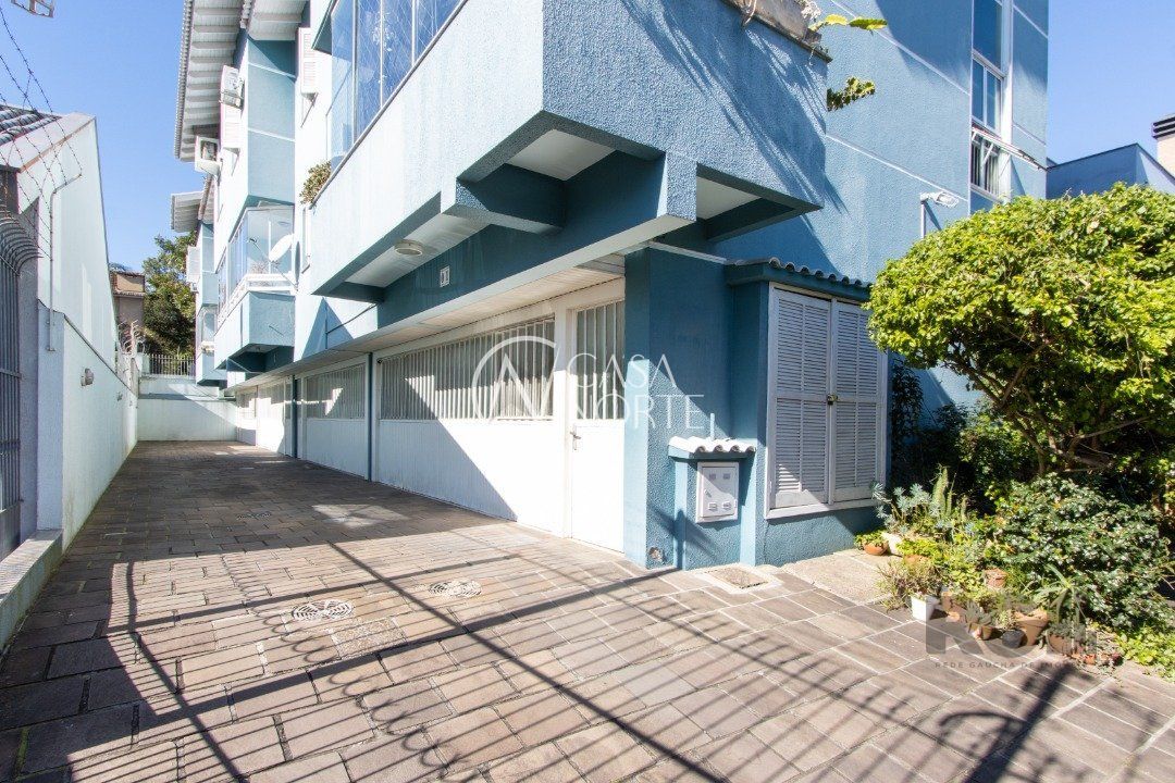 Casa de Condomínio à venda com 3 quartos, 159m², 1 suíte, 2 vagas, Rua Gaurama no bairro Cavalhada em Porto Alegre