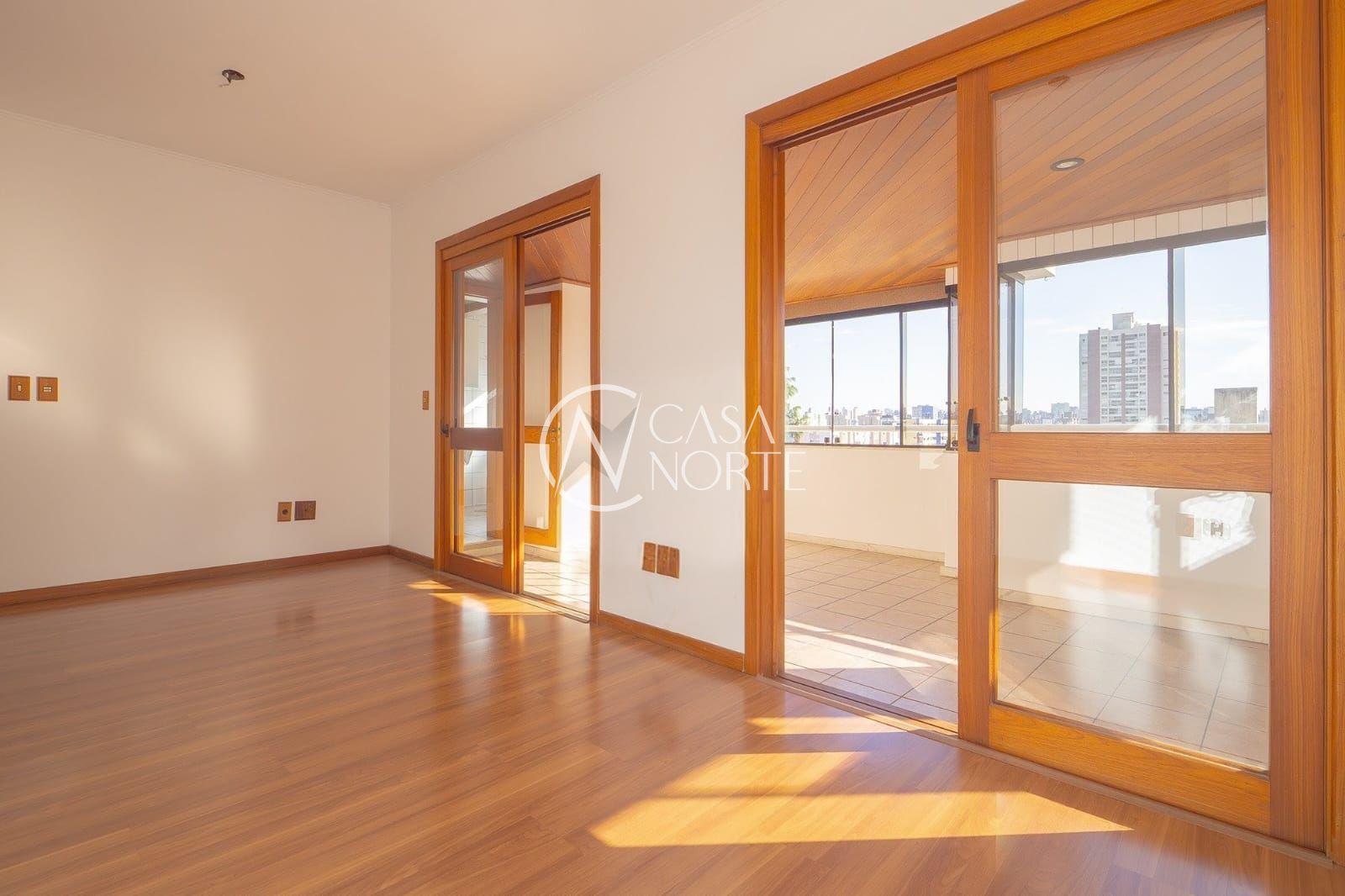 Apartamento à venda com 3 quartos, 116m², 1 suíte, 2 vagas, Avenida Ganzo no bairro Menino Deus em Porto Alegre